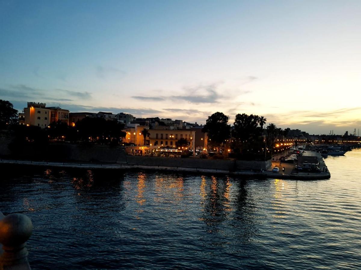 Philos - Appartements & Rooms Taranto Bagian luar foto