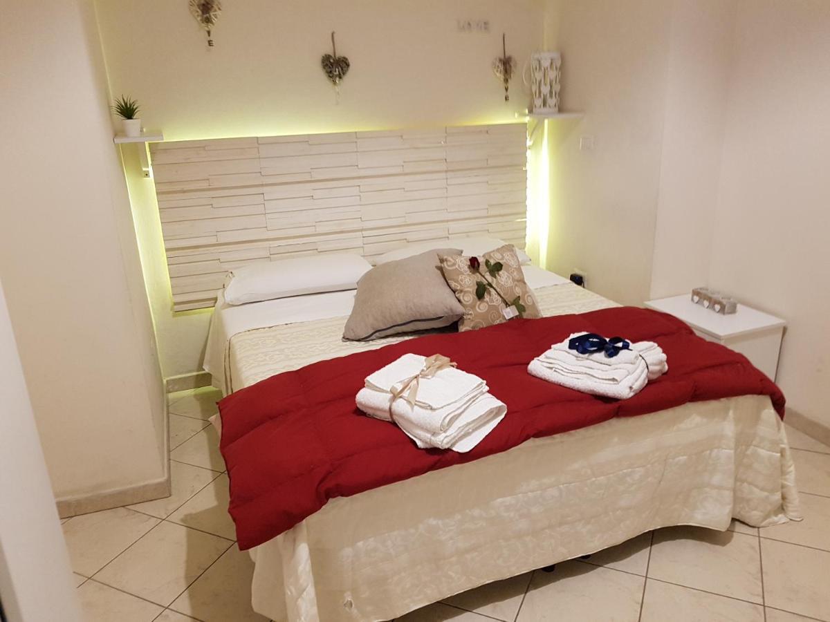 Philos - Appartements & Rooms Taranto Bagian luar foto