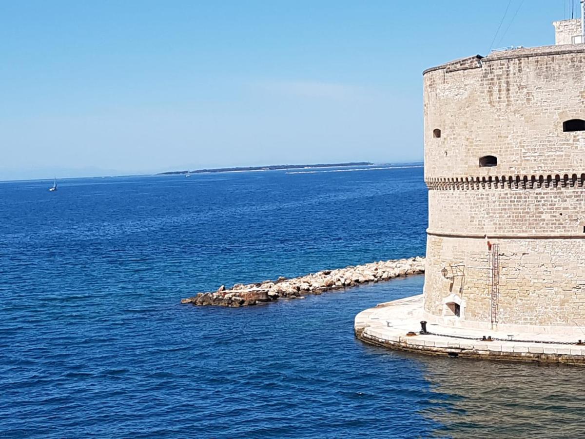 Philos - Appartements & Rooms Taranto Bagian luar foto