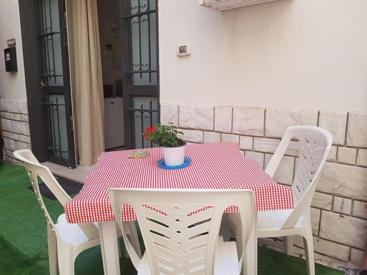 Philos - Appartements & Rooms Taranto Bagian luar foto