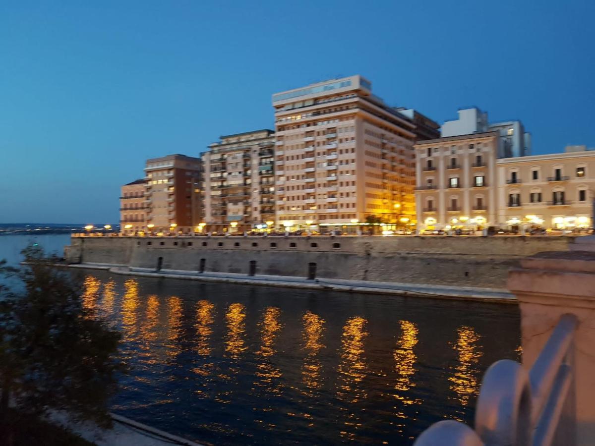 Philos - Appartements & Rooms Taranto Bagian luar foto